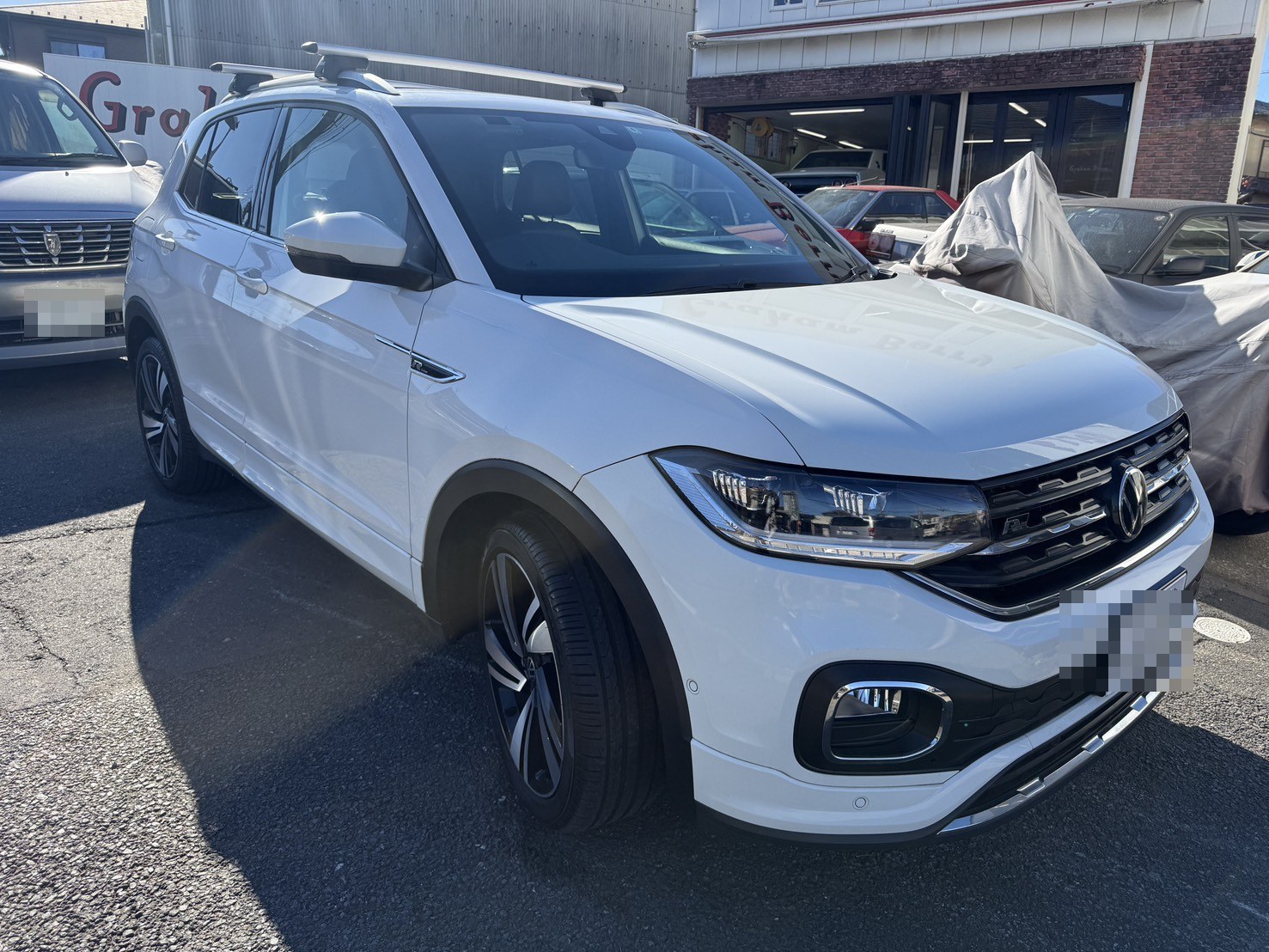 フォルクスワーゲン T-Cross TSI R-Line ホワイト（千葉県で買取した実車・フロント）